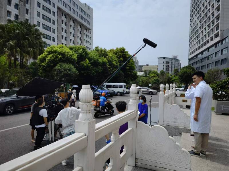 宝兴县广告片拍摄公司低成本实现高规格制作的诀窍